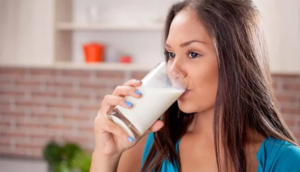 Potential Benefits of Drinking Milk Daily
