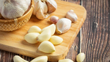 Benefits Of Eating Garlic Daily On An Empty Stomach