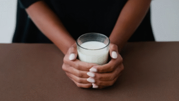 Why You Should Drinking Milk Before Sleep