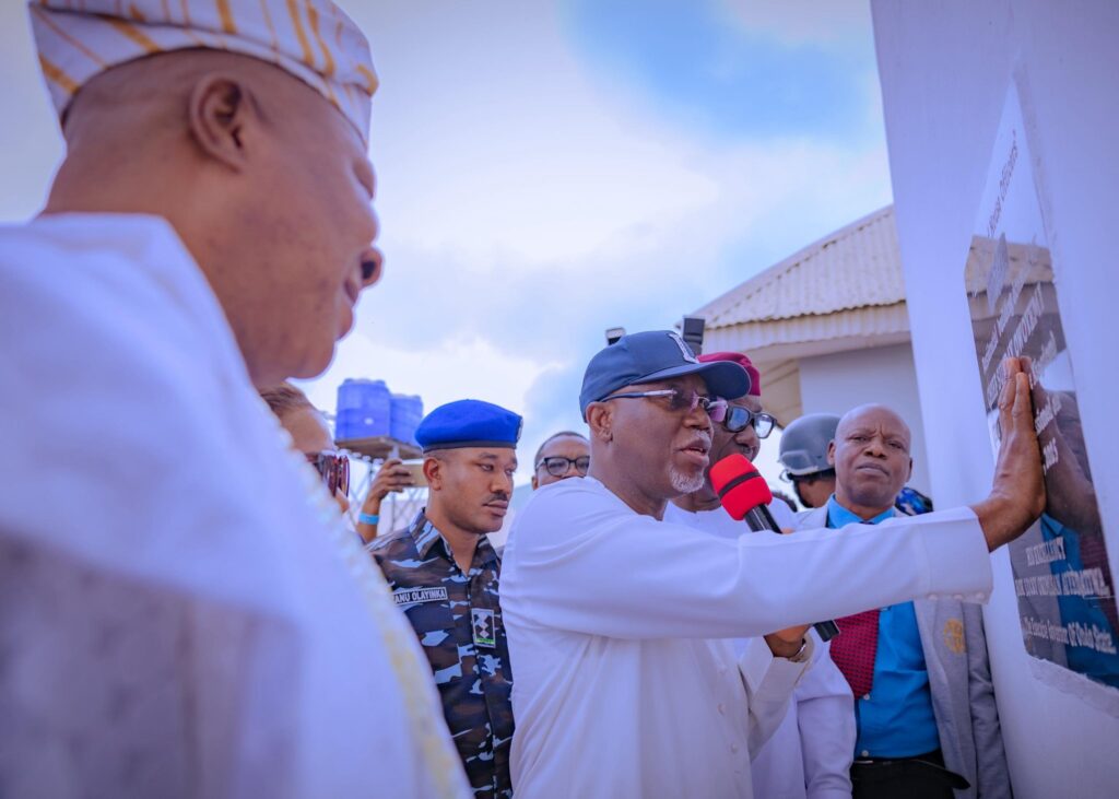 Sunday Owoyemi Donates 20-Bed Intern Doctors’ Building, Ambulance to UNIMEDTH Akure