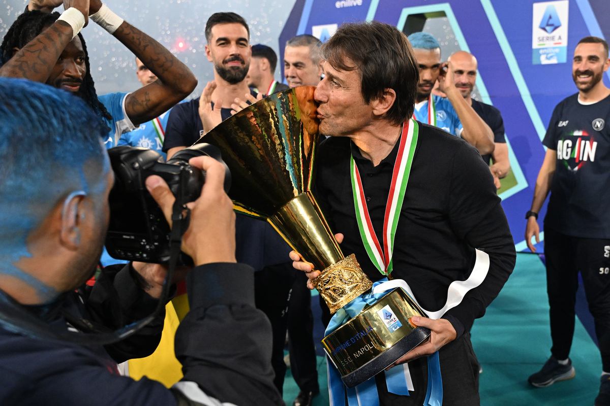 Serie A: Napoli Set To Sign Bundesliga Midfielder