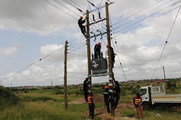 After 40 Years Of Darkness, Niger Community Restore Electricity