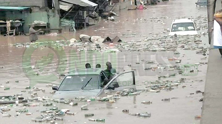 Panic As Heavy Rain Causes Flooding, Submerges Houses in Lagos