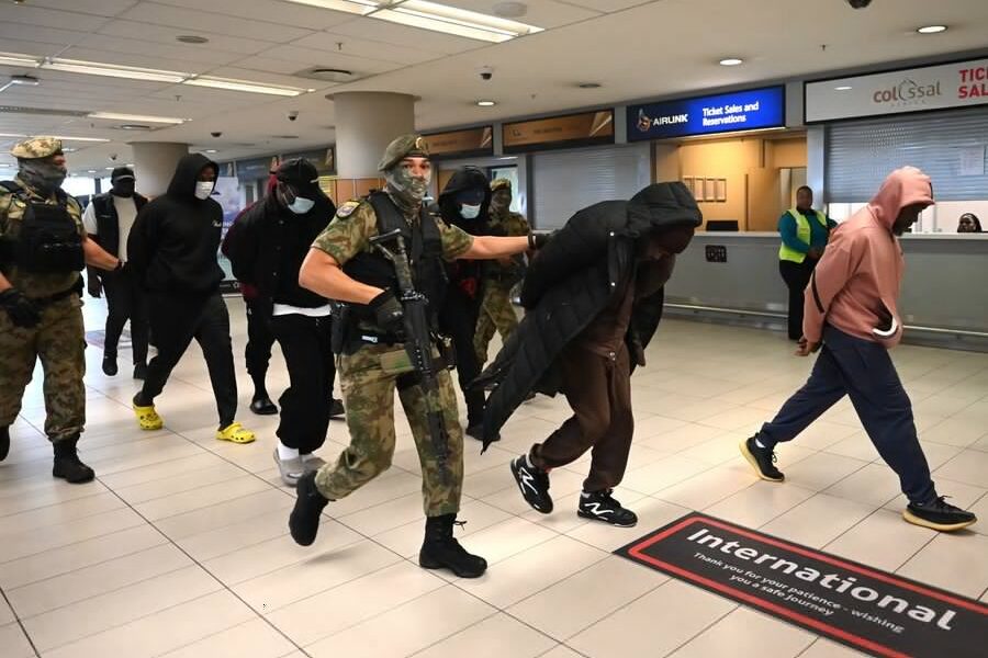 Hawks And Interpol Facilitate Extradition Of Six Nigerian Nationals Wanted In USA Over R100 Million Online Love Scam